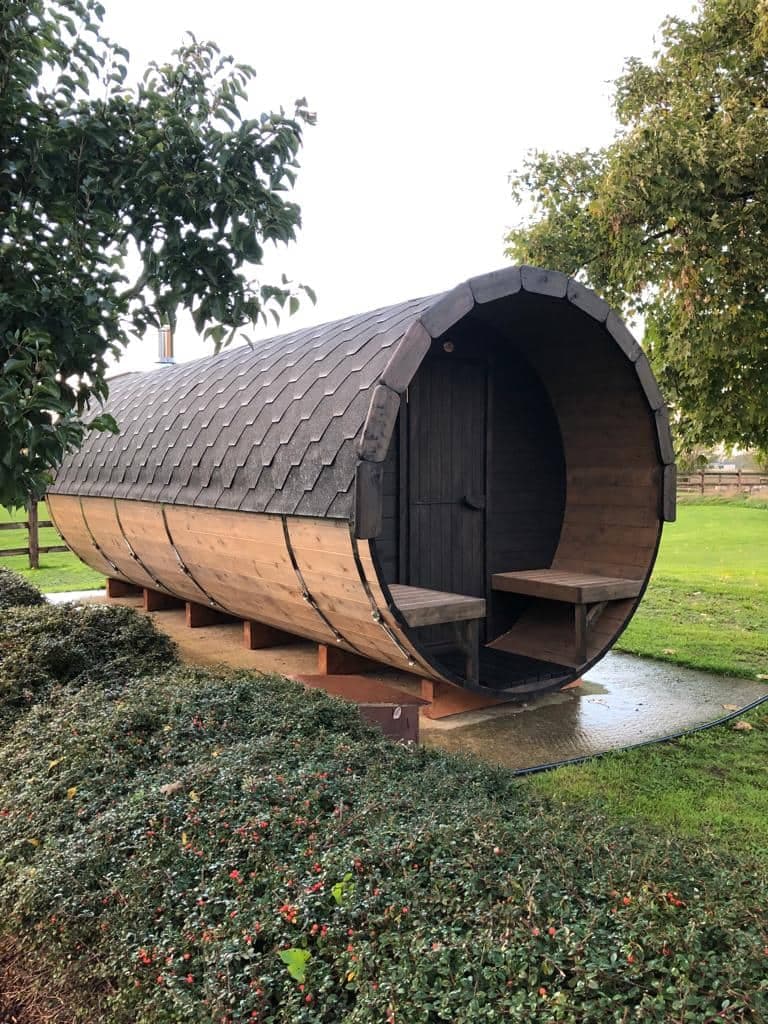 Professional mini wood barrel sauna maker